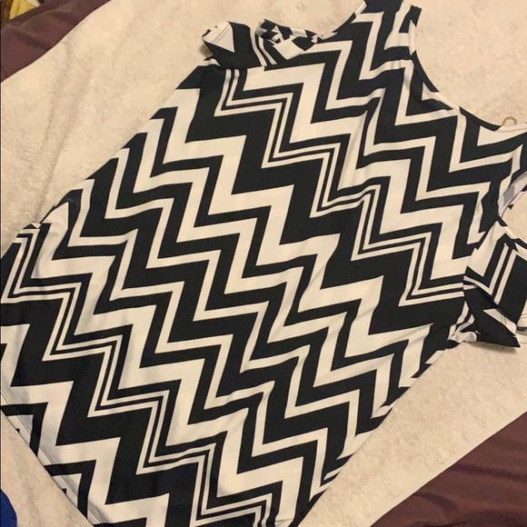 blouse - Picture 2 of 2